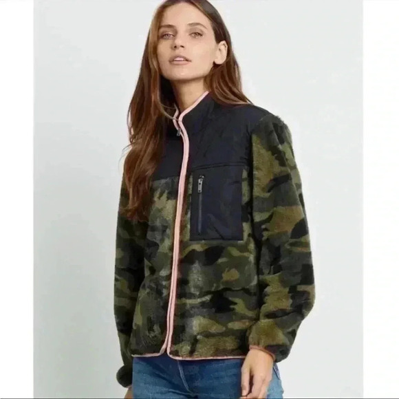 Rails Wesley Front Zip Faux Fur Jacket in Green Camp Black Size Large EUC - Picture 2 of 11